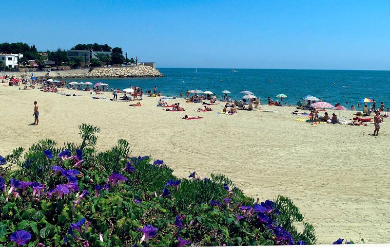   Playa dels Avellaners (Tarragona). 