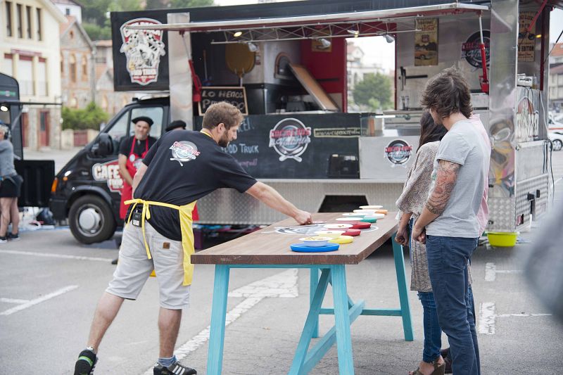 Somewhere cree que en la tapa de Feeling Food la patata está dura y extraña el atún