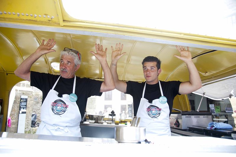 ¡Se acabó el tiempo! ¡Manos arriba!