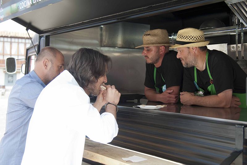 El jurado juzga el trabajo de Feeling Food