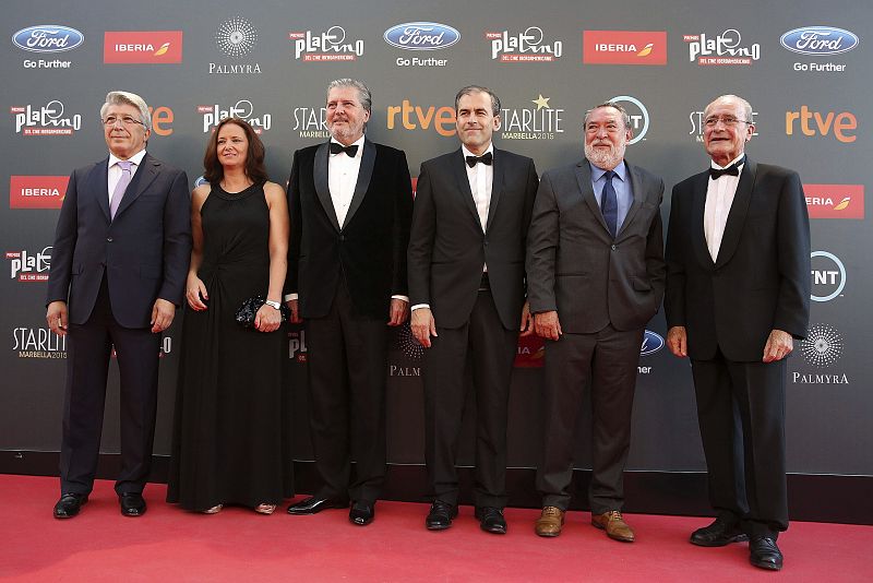 Los invitados llegan a la alfombra roja