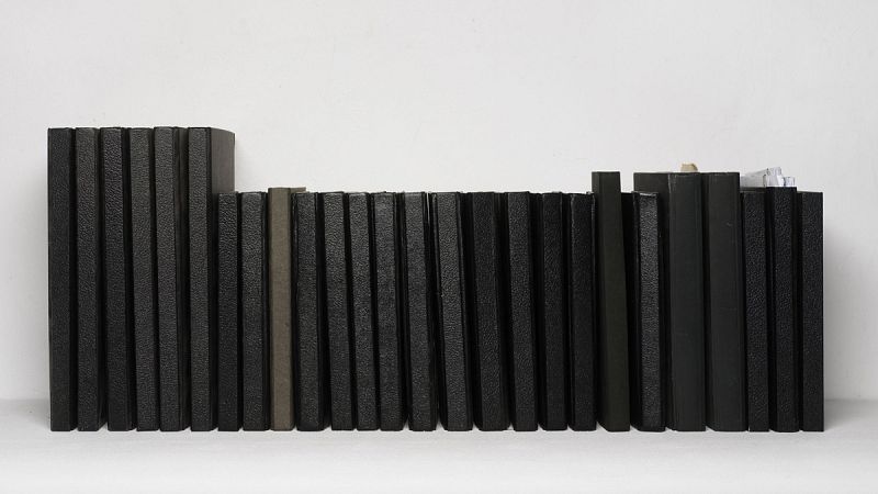 Imagen de la obra 'Libretas negras' (2008) de Ignasi Aballí