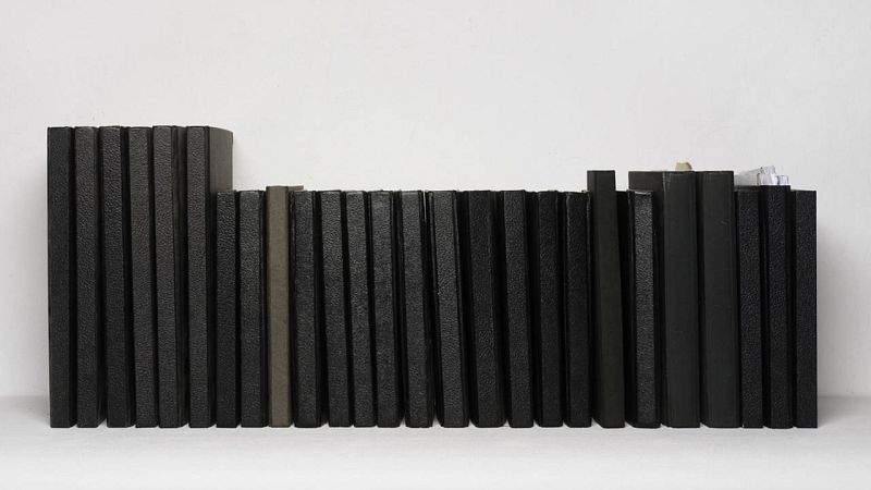  Imagen de la obra 'Libretas negras' (2008) de Ignasi Aballí