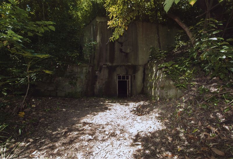 Entrada al bunker donde el emperador Hirohito y su gabinete aprobaron la rendición final en 1945