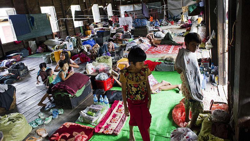 Desplazados por las inundaciones en la región de Sagaing. El Gobierno de Birmania ha solicitado ayuda internacional para hacer frente a la catástrofe