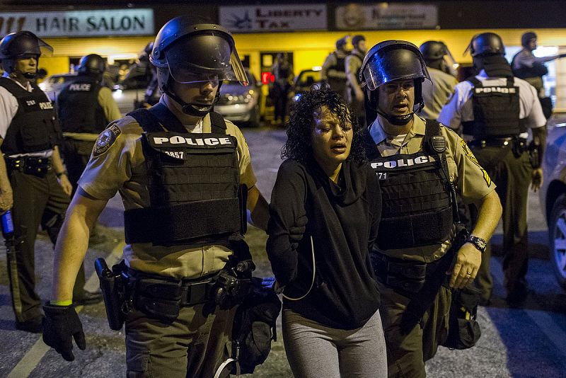 Más de 50 personas fueron detenidas en la tarde del lunes y una decena más durante la madrugada del martes