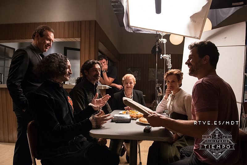 De izquierda a derecha: Juan Gea, Julián Villagrán, Nacho Fresneda, Francesca Piñón, Aura Garrido y Rodolfo Sancho.