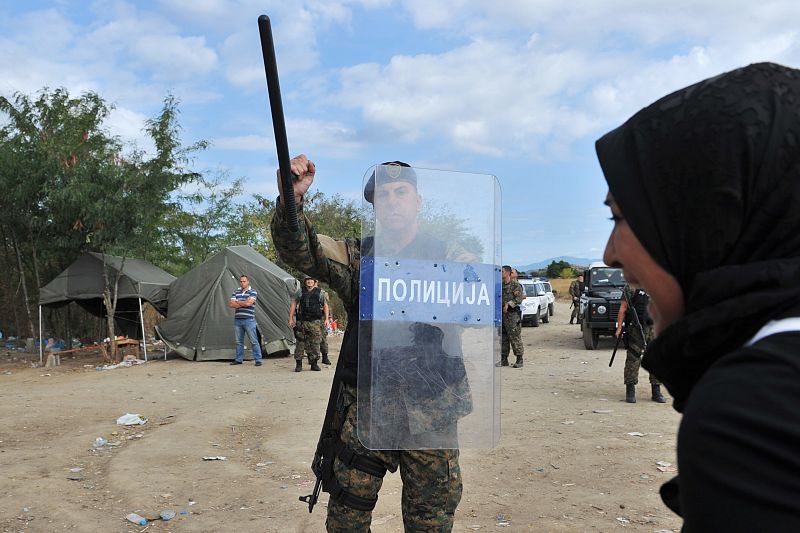 El cierre de la frontera de Macedonia con Grecia ha supuesto que miles de migrantes, en su mayoría refugiados procedentes de Oriente Próximo, África y Asia, se hayan quedado varados en el paso