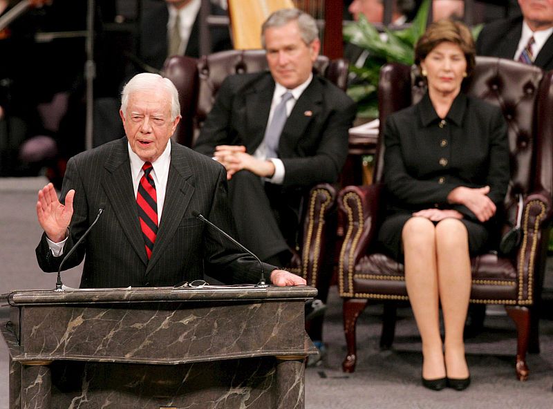 En el funeral de Coretta Scott King