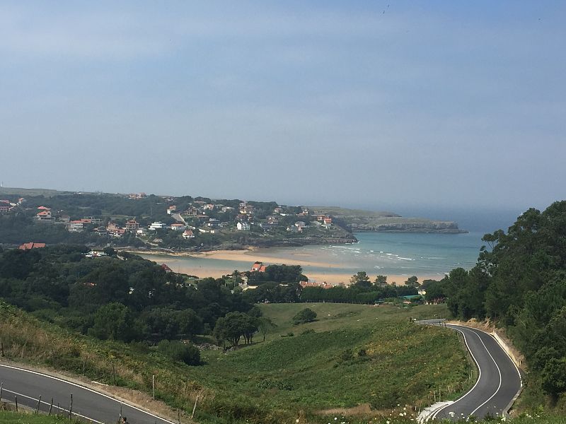 Playa de la Arena (Isla, Cantabria).
