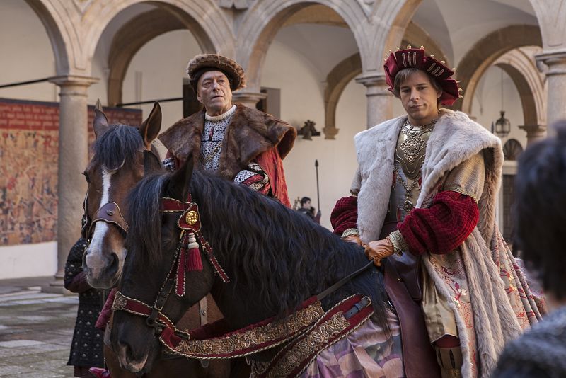 Carlos V y Chi�vres llegan a Castilla, donde muy pocos les quieren