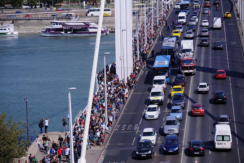 Cruzando el Ellisabet Bridge rumbo a Austria