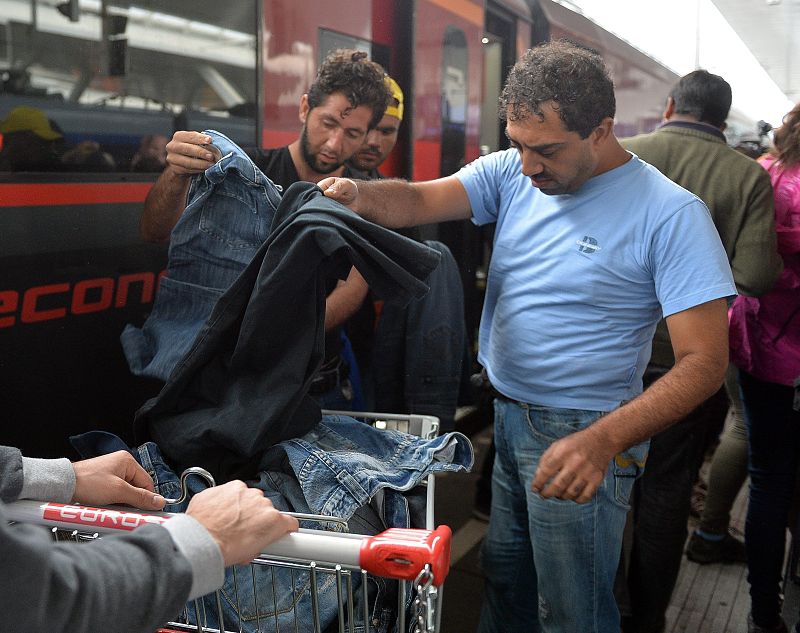 Ropa y zapatos después de un largo viaje
