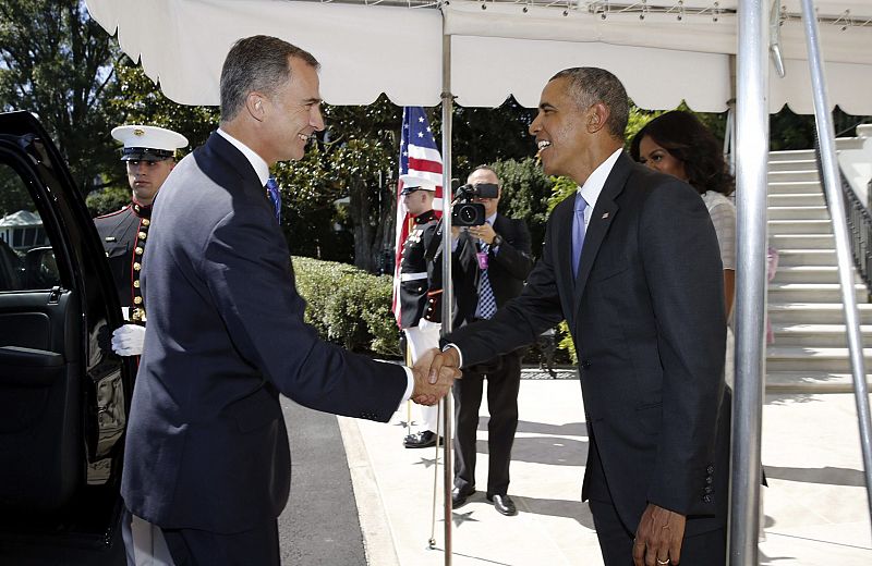 El rey Felipe es recibido por el presidente de EEUU, Barack Obama.