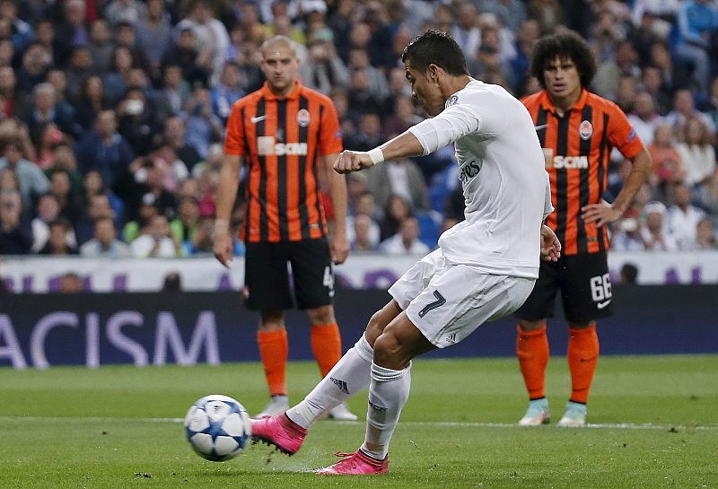 Cristiano Ronaldo anotó tres goles para el Madrid, dos de ellos de penalti