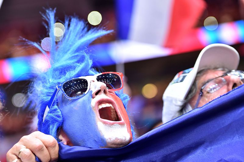 Un aficionado francés en Lille durante la semifinal entre su equipo y España