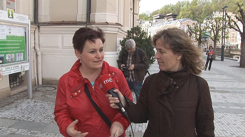 Katerina nos guía por las calles de Karlovy Vary.