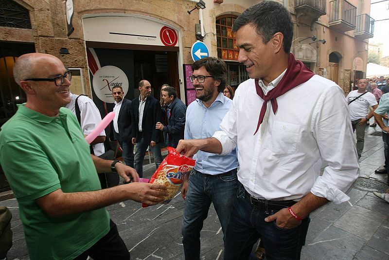 Pedro Sánchez hace campaña en Tarragona, a donde ha acudido en apoyo del PSC con motivo de las elecciones del 27S.