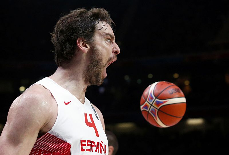 Pau Gasol celebra una canasta en el Eurobasket 2015, en la semifinal contra Francia.