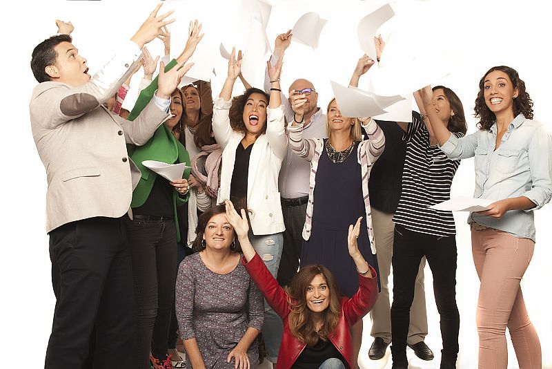 El equipo de 'Las mañanas de RNE' perdiendo los papeles