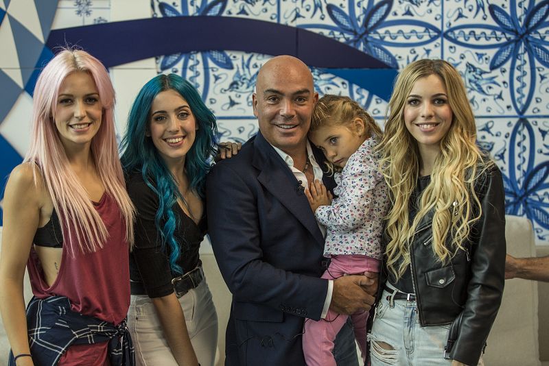 Sarasola y las Sweet California, entre los invitados