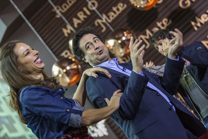 Bromas entre los jueces y Eva