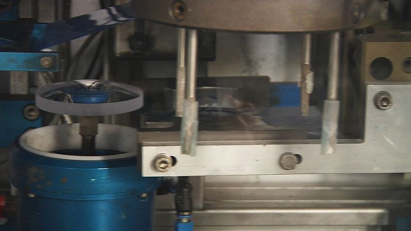 Esta máquina crea el diseño y la graduación