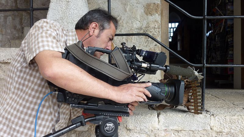 Joaquín Relaño rodando recuerdos de la guerra