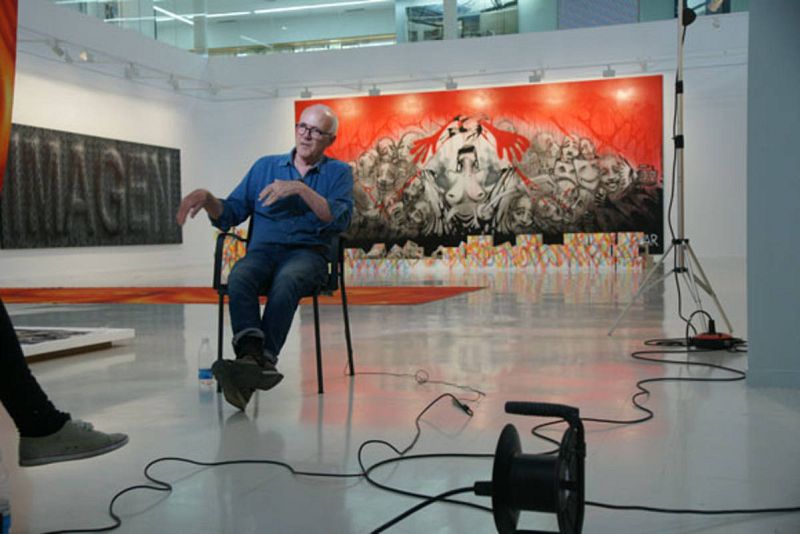 Henry Chalfant en un momento de la entrevista para el programa Metrópolis en la exposición "SUSO33 ONe line. Una retrospectiva" en CEART Fuenlabrada. (Madrid, 2015)