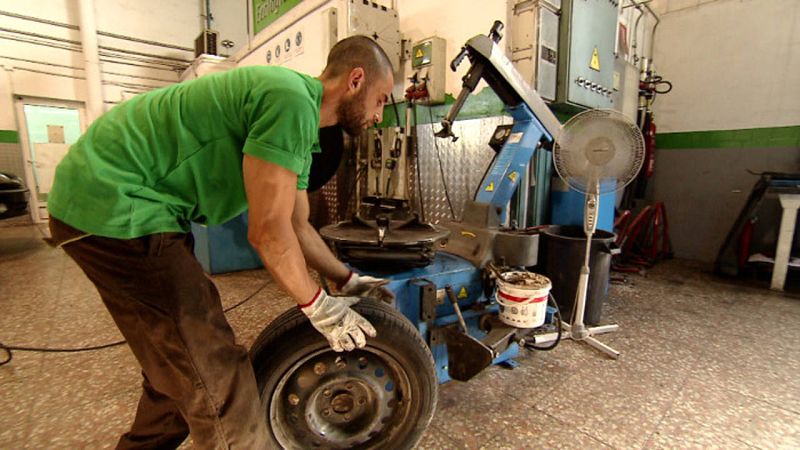 Cuando cambiamos un neumático, en el precio del nuevo se aplica una tasa de un euro y medio