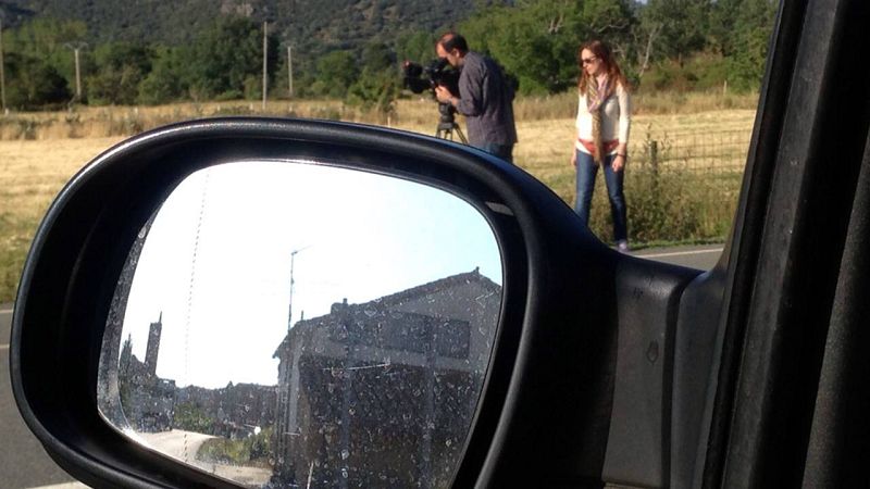  Los episodios siguen los pasos de la fundadora de las carmelitas descalzas por Ávila, Toledo, Salamanca, Alba de Tormes, Segovia, Caravaca de la Cruz Granada y Alcalá de Henares