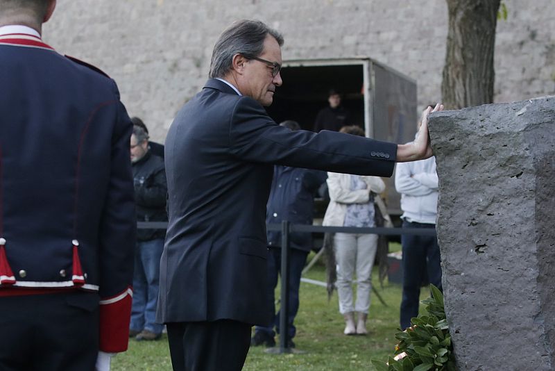 El presidente de la Generalitat en funciones, Artur Mas, durante el homenaje de esta mañana al expresidente de la Generalitat Lluís Companys, minutos antes de ir al TSJ de Cataluña a declarar como imputado por el proceso participativo del 9N.