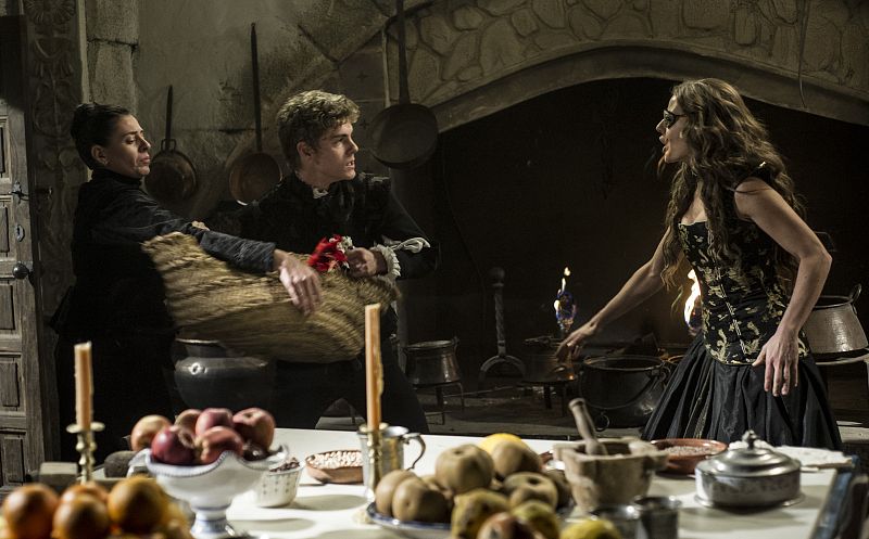 Nuño la emprende con las flores de Lucrecia