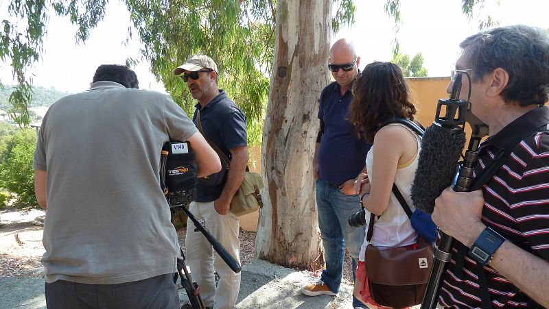 Alejandro y Gema, de Rais Fundación, con el equipo