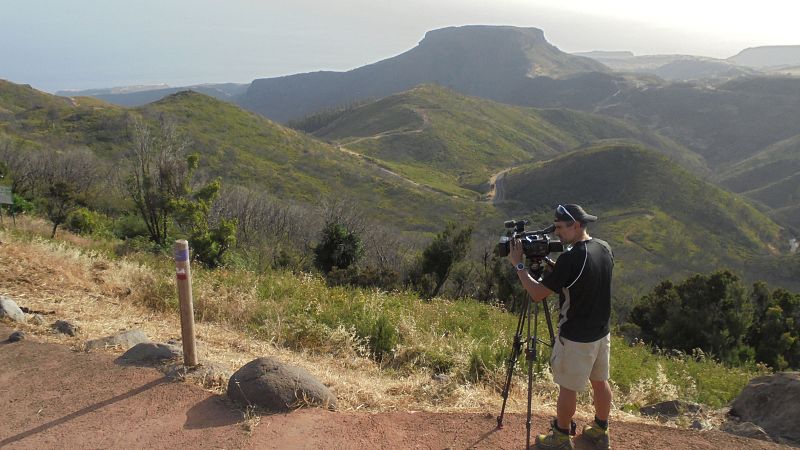 El camara Joan Navarra en el Alto del garajonay