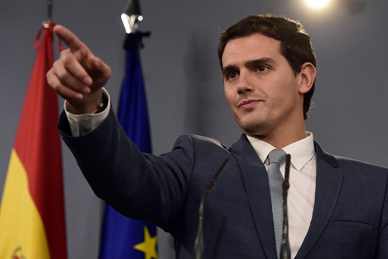 El líder de Ciudadanos propone "una reforma democratica e institucional de España", junto con la "mejora de economía" como estrategia no solo para los españoles, sino para los catalanes