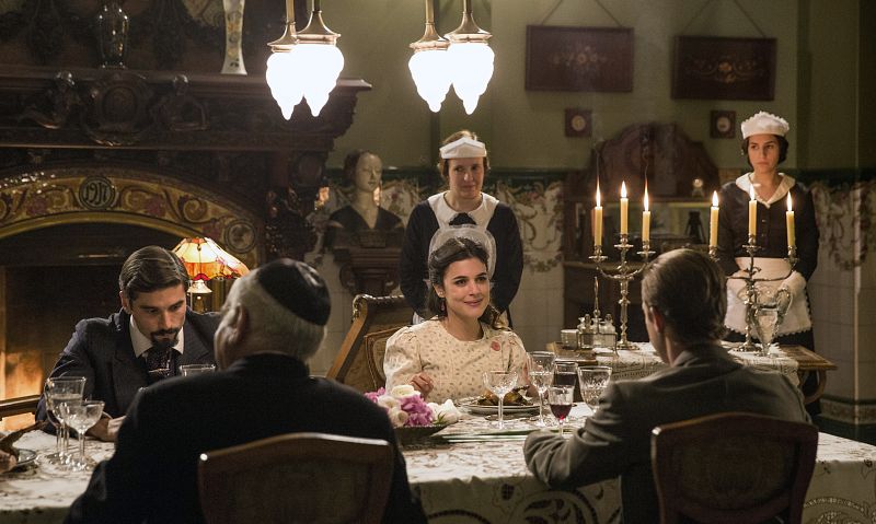 Cena en casa de los Lax en 'Habitaciones cerradas'