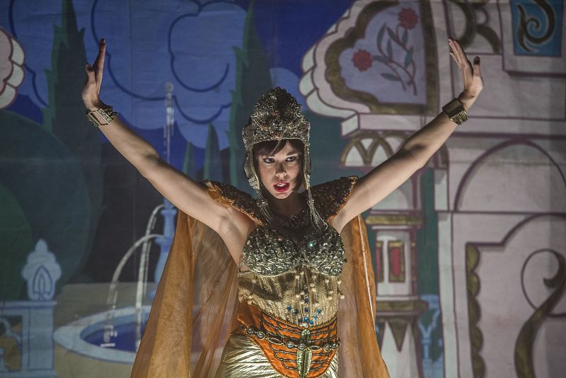 Laia Costa es Montserrat Espelleta en 'Habitaciones cerradas'