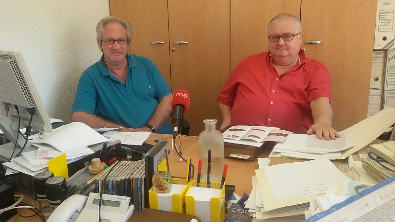 Pedro Navarro y Gaspar Martínez, de la Unidad de documentación y estudios históricos de Correos y Telégrafos.