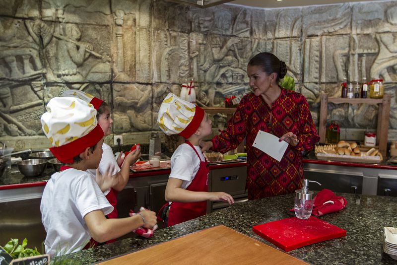 En las cocinas trabajan por comandas