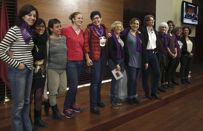 La alcaldesa de Madrid, Manuela Carmena, recibe a los representantes de distintas ciudades contra la violencia machista, entre las que está la alcaldesa de Barcelona, Ada Colau