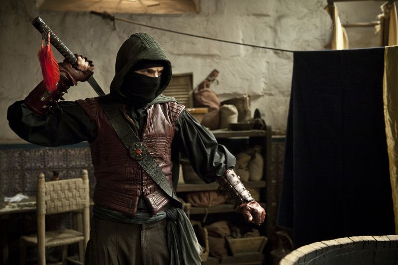 Águila Roja, dispuesto a todo para salvar a los suyos