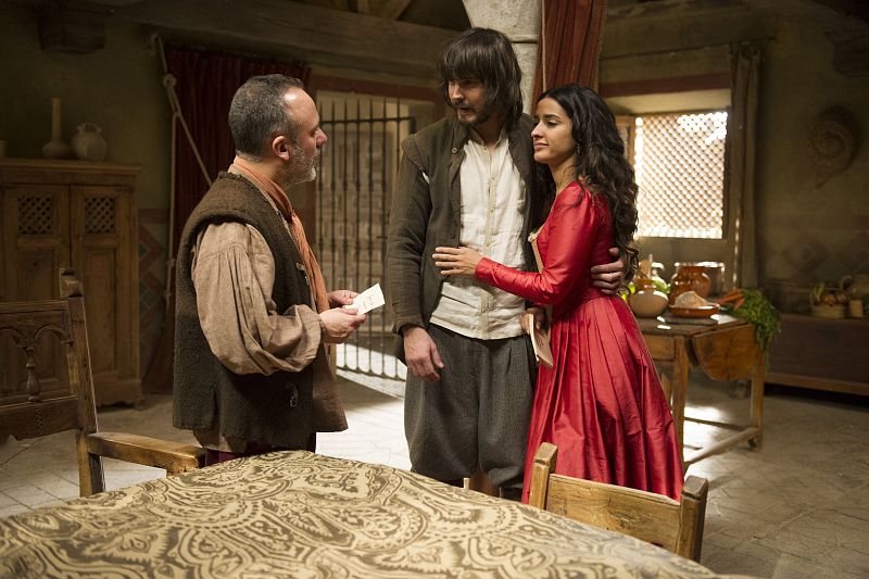 Sátur recibe la invitación a la boda