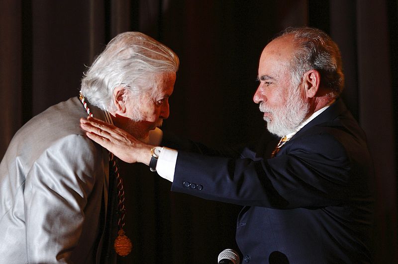 El 11 de junio de 2009 fue nombrado "académico correspondiente" de la Academia Mexicana de la Lengua.