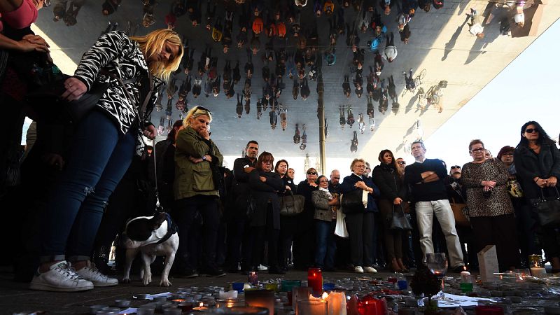 La ciudad de Marsella, con un índice muy alto de población musulmana, se ha querido sumar a los actos de homenaje y repulsa por los atentados yihadistas de París.