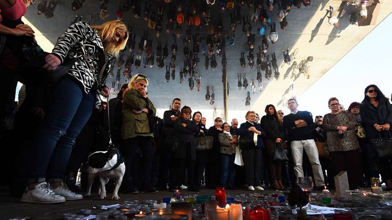 La ciudad de Marsella, con un índice muy alto de población musulmana, se ha querido sumar a los actos de homenaje y repulsa por los atentados yihadistas de París.