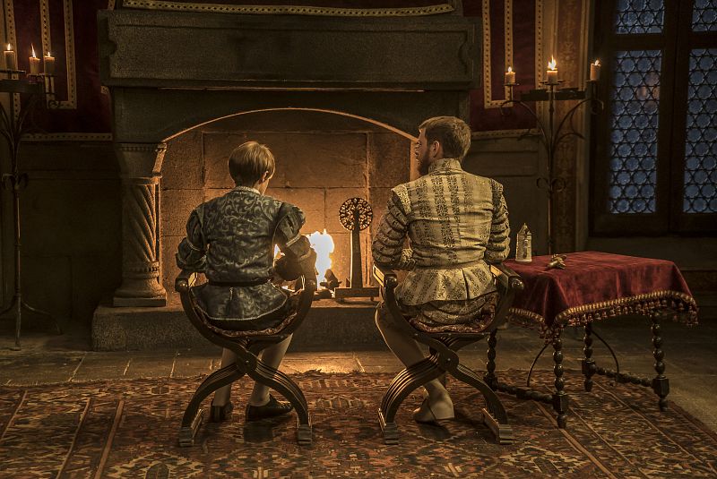 Carlos V y Felipe II charlando como padre e hijo