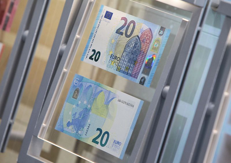 El nuevo billete de 20 euros expuesto en la sede del Banco Central Europeo en Fráncfort