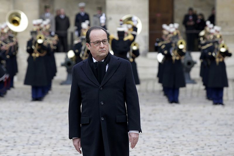 El presidente Hollande llega al homenaje oficial por las víctimas del 13N