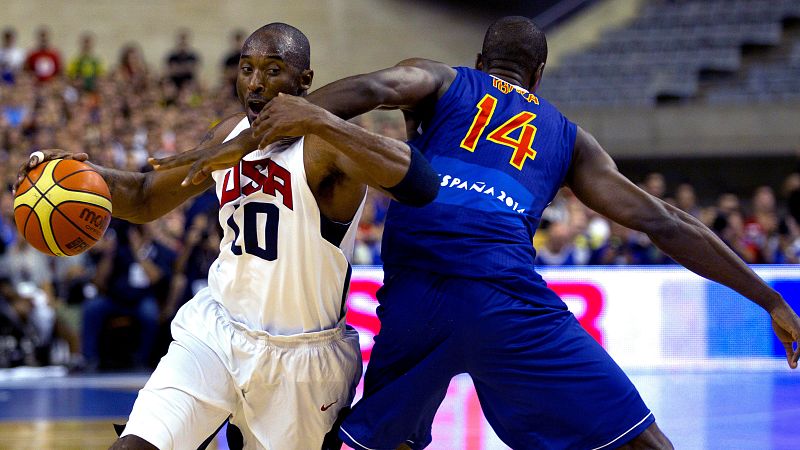 Kobe Bryant se mide a Ibaka en una amistoso entre EE.UU y España